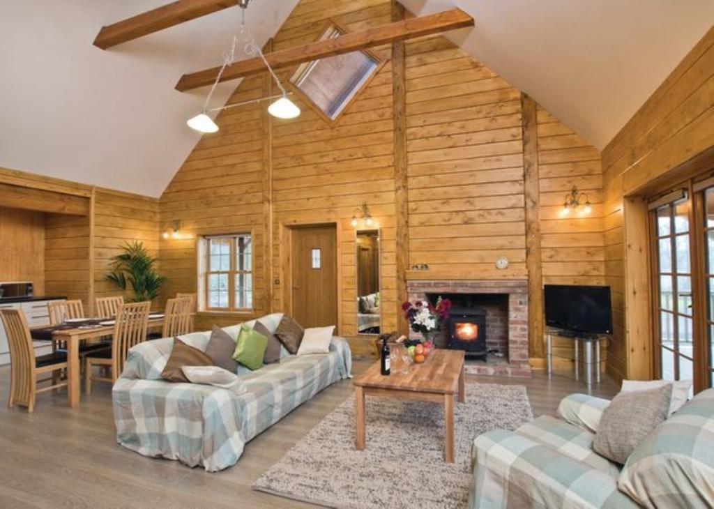 Redbrick Lodges Clipstone Exterior photo