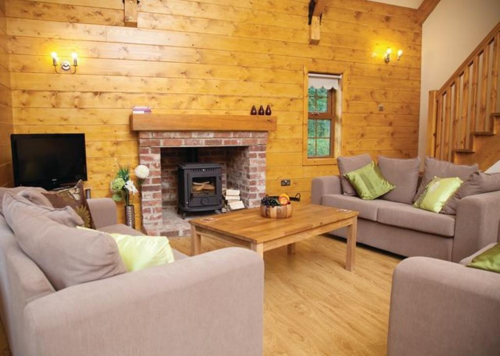 Redbrick Lodges Clipstone Exterior photo